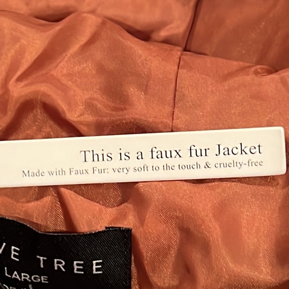 32 High quality furry zip up hoodie jacket! - Picture 9 of 16